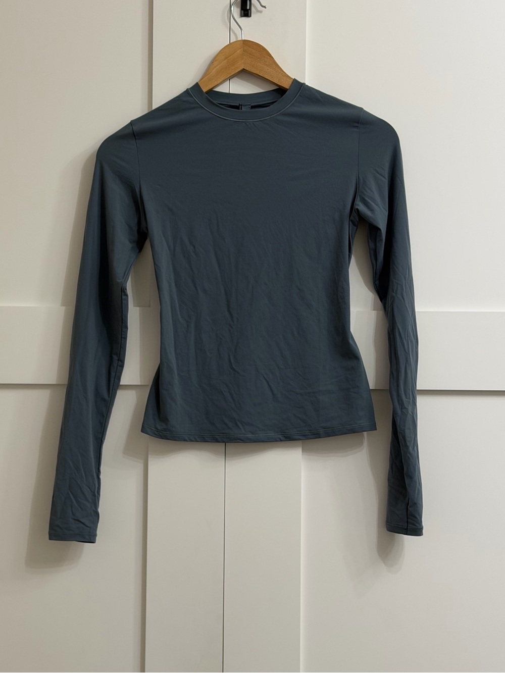 NWT Skims Fits Everybody Long Sleeve
T-Shirt SMALL